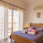 Coralia - Coastal Comfort Near & Restaurants *