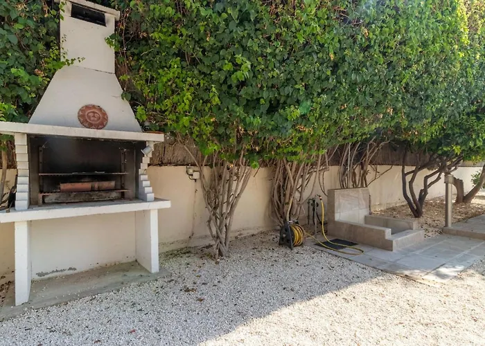 Coralia - Coastal Comfort Near & Restaurants بيت للعطل بييا