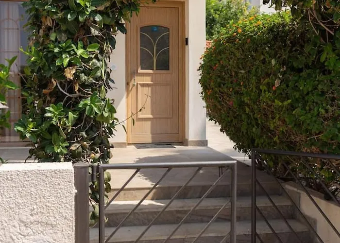 Coralia - Coastal Comfort Near & Restaurants بييا