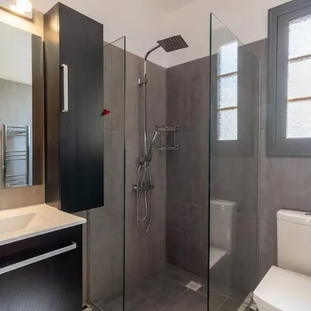 Coralia - Coastal Comfort Near & Restaurants Peyia