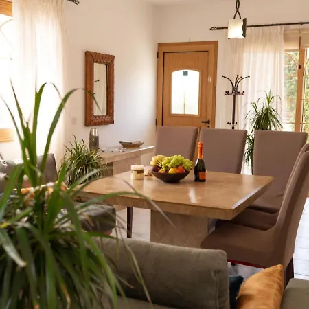 Coralia - Coastal Comfort Near & Restaurants