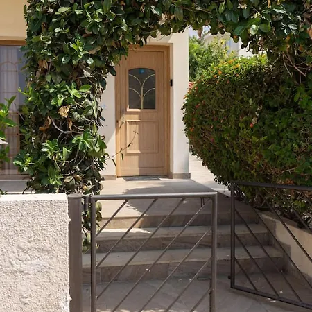 Coralia - Coastal Comfort Near & Restaurants Peyia