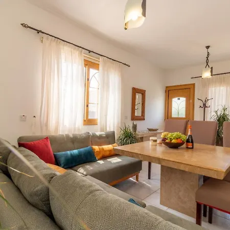 Coralia - Coastal Comfort Near & Restaurants Feriehus Pegeia