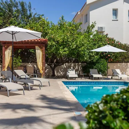 Feriehus Coralia - Coastal Comfort Near & Restaurants Pegeia