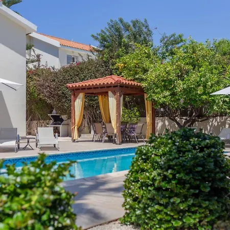 Coralia - Coastal Comfort Near & Restaurants Feriehus