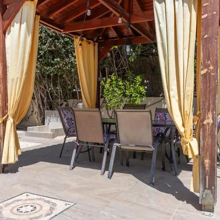 Feriehus Coralia - Coastal Comfort Near & Restaurants *