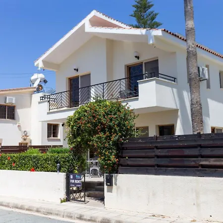 Feriehus Coralia - Coastal Comfort Near & Restaurants Pegeia